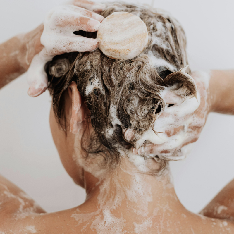 Hoe gebruik je een Shampoo bar? Zo haal je het meeste uit je shampoo, gezicht en body bars